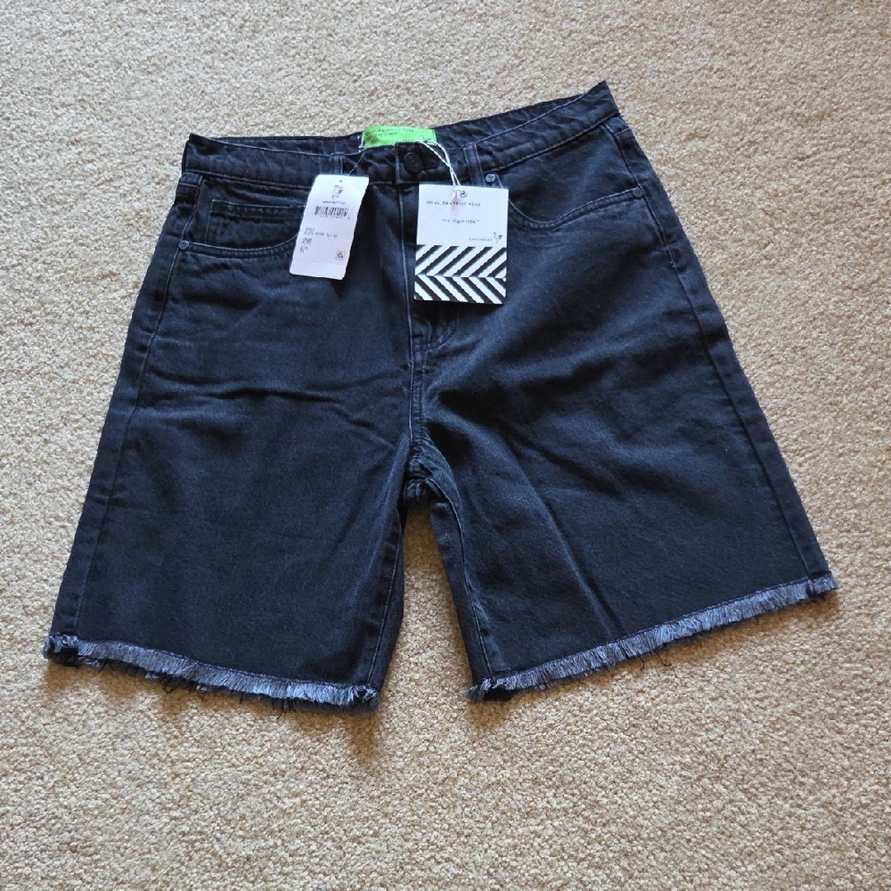 SANDRINE ROSE FREE PEOPLE Black Denim Jean Shorts Distressed Fray Hem Sz 29 NWT - Picture 5 of 16